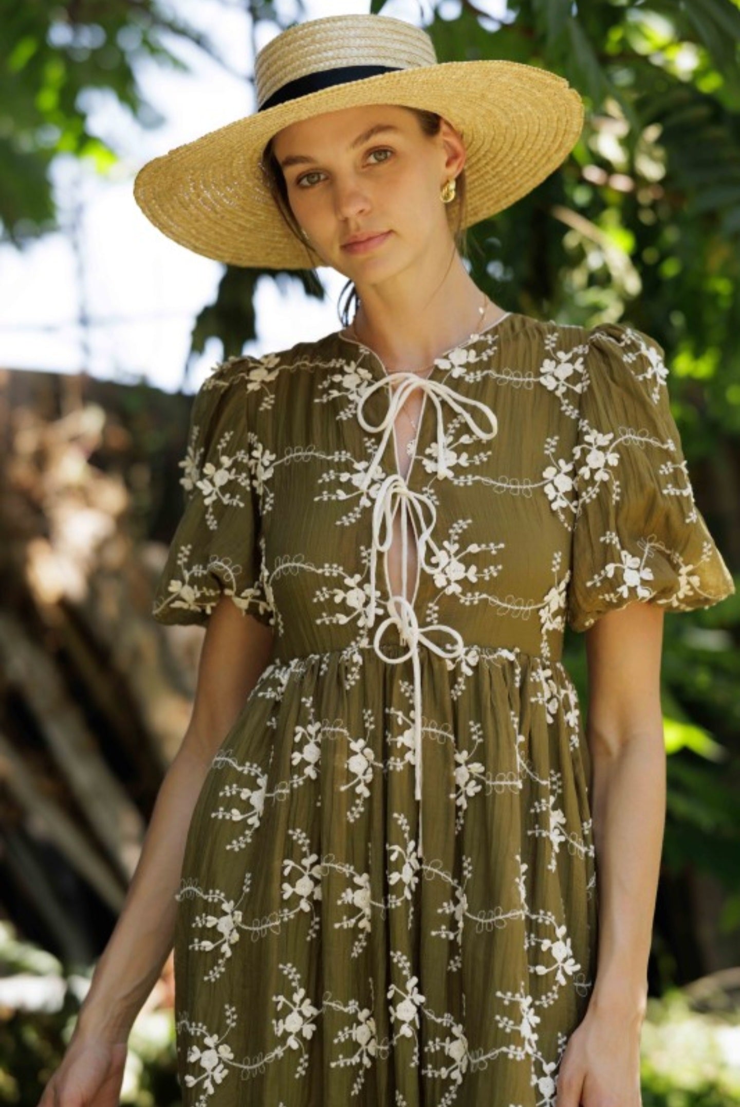 Eliza embroidered Midi Dress