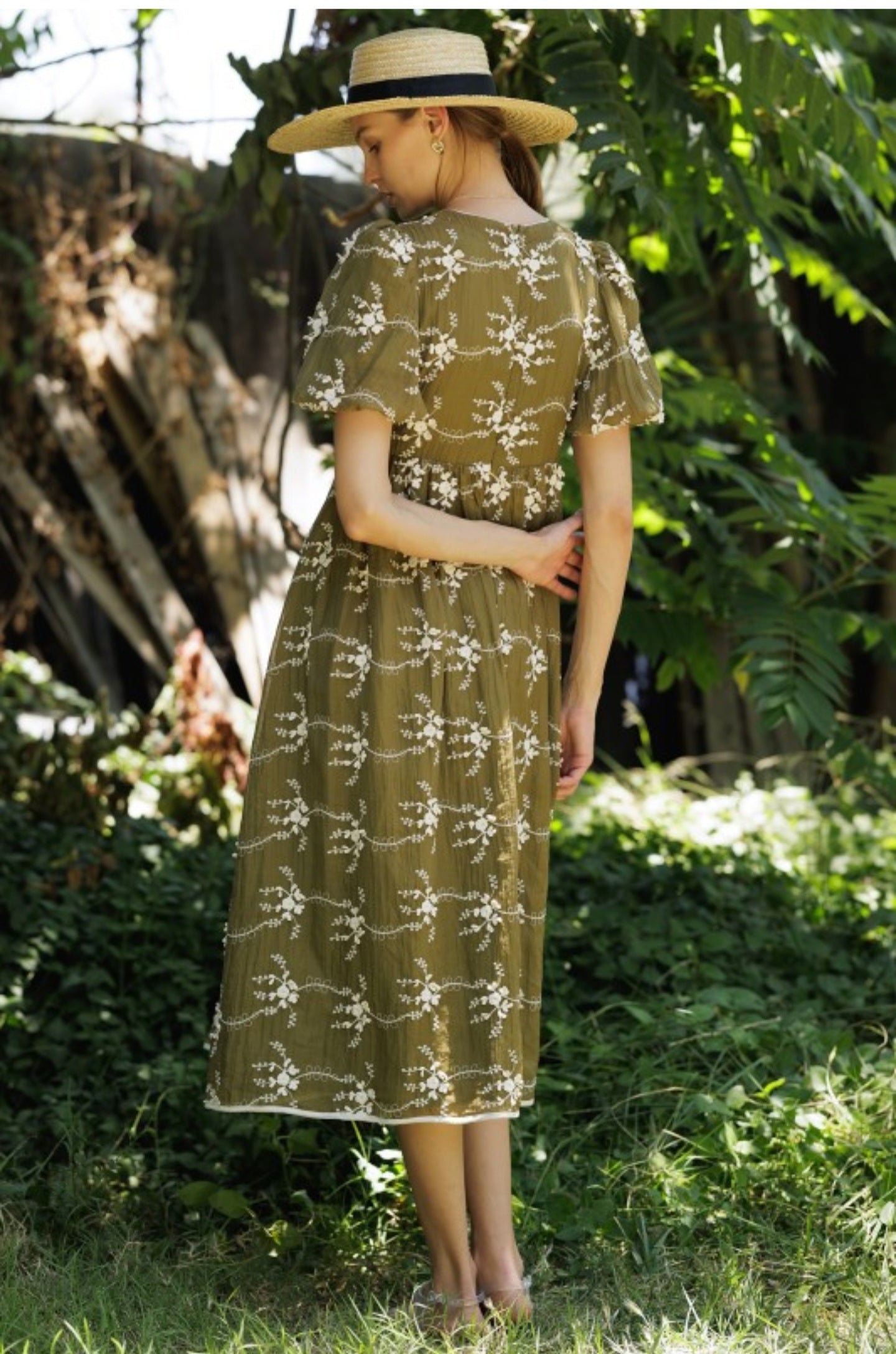 Eliza embroidered Midi Dress