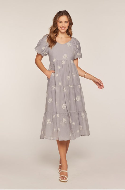 Leah Emboidered midi Dress