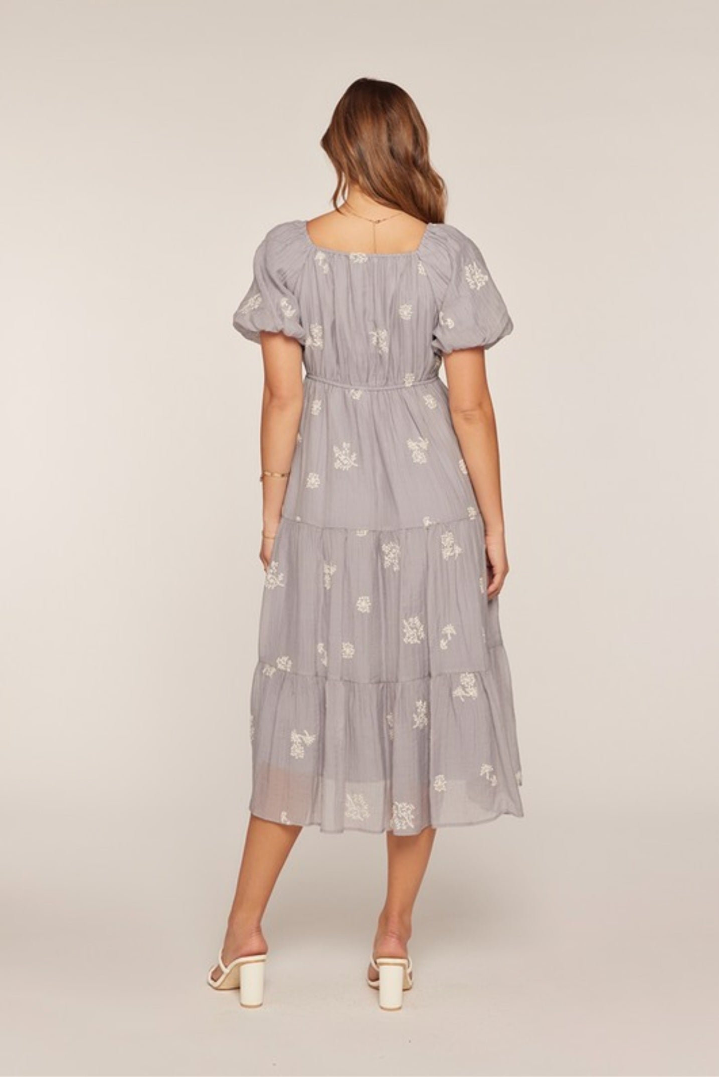 Leah Emboidered midi Dress